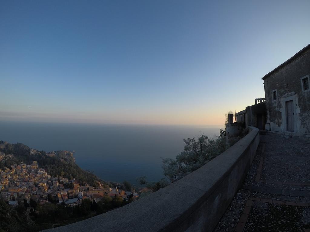 Sunshine Apartment Taormina Luaran gambar